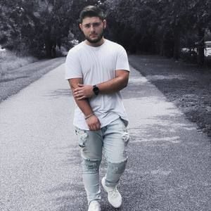 Meet your Posher, Luis